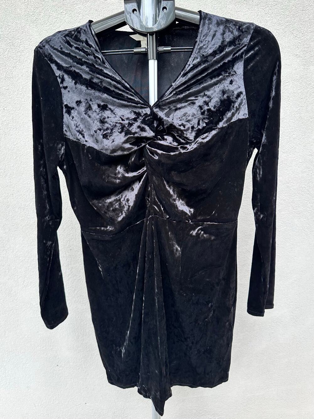 EUC H&M Black Crushed Velvet Twist Front Mini Dress Women’s Size Large